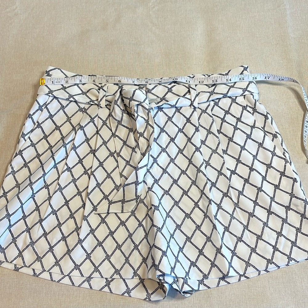 Ladies Banana Republic shorts